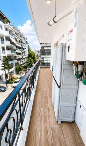 The Premium Kalamaria Suite - Metro & Promenade