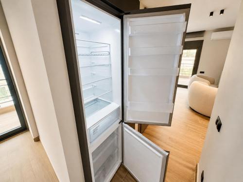 The Premium Kalamaria Suite - Metro & Promenade