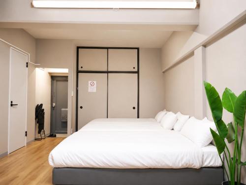 Tasone Stay OSAKA FYJ703