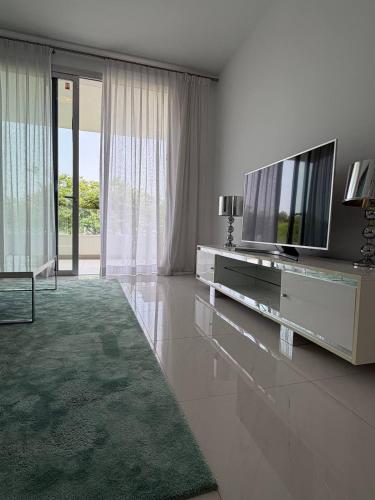 Modern 3BR Apartment in Bel Air