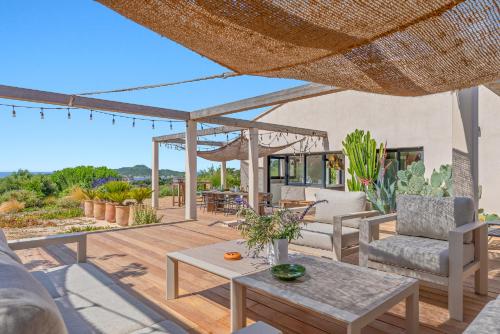 MAISON DOUCE By Terrys Homes