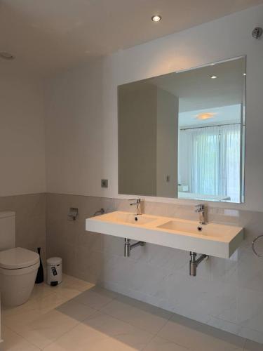 Modern 3BR Apartment in Bel Air