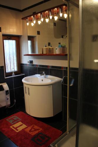 Ένα μπάνιο στο La Casa dei Cedri