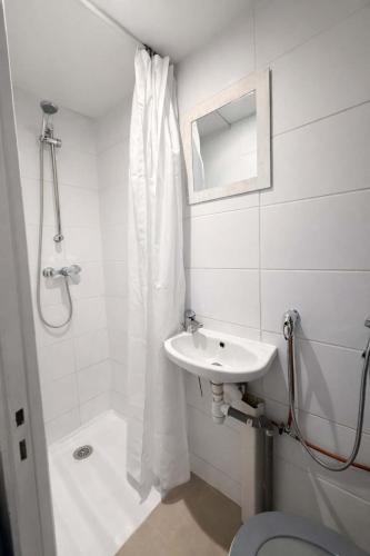 Studio Paris Paris 15eme Proche Metro Tout Confort