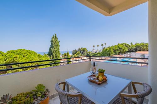 White Studio - Garden & Sea View