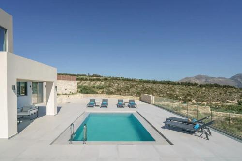 Prestige Sea Breeze Villa Heated Pool & Jacuzzi