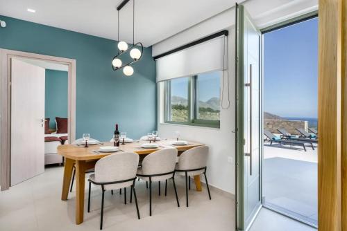 Prestige Sea Breeze Villa Heated Pool & Jacuzzi