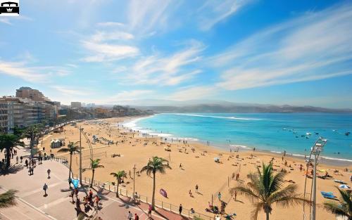 Las Canteras Beach Parking 2 Balconies TV