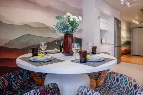 Designer Comfort Apartment Walk to Acropolis 2BD