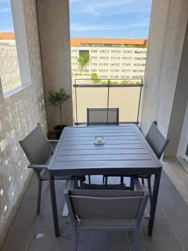 Apparemment lumineux (3 lits, 2 chambres, 1 salon) 2ème Arrondissement