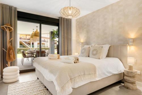 Luxury 3BR Apartment with Private Terrace