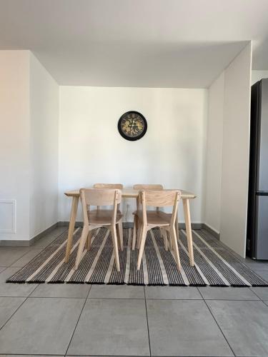 Apparemment lumineux (3 lits, 2 chambres, 1 salon) 2ème Arrondissement
