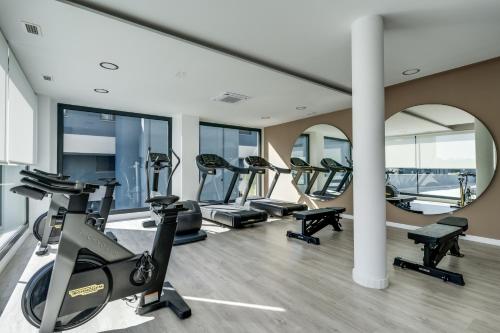 Luxury 3BR Apartment with Private Terrace