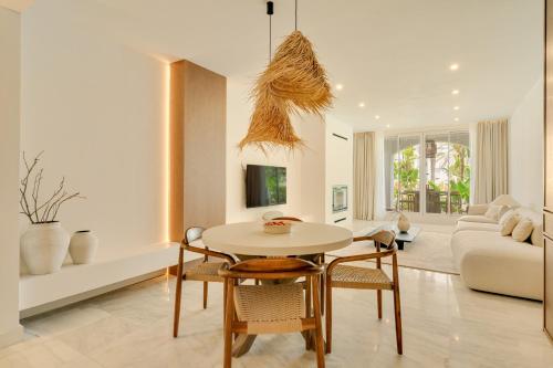 Las Adelfas - 3 Bed Beachside Apartment