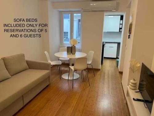 Spacious 2BR 2BA Porta Venezia Walk to Centrale FS