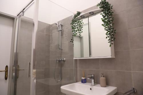 Charming Heritage Apartment - 5 Minutes to AKH and Metro U6