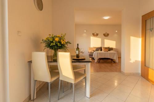Apartment Maja with 2 berdooms, Kaštel Lukšić