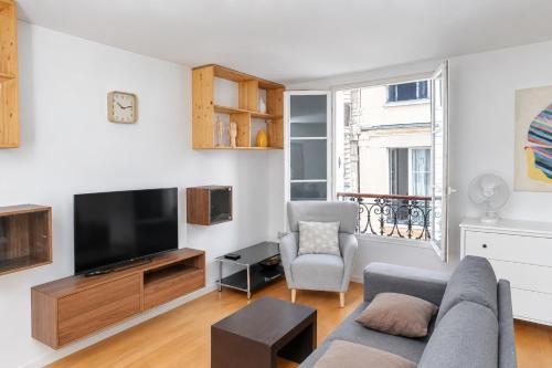 Magnificent Apartment in the Best Central Location of Paris 1 Minute Walk to Train Station