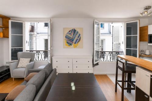 Magnificent Apartment in the Best Central Location of Paris 1 Minute Walk to Train Station