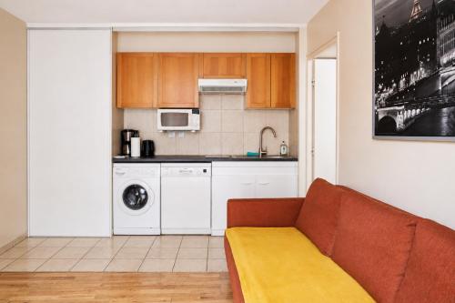 Le Parisien - Cozy 2BR Near Eiffel Tower