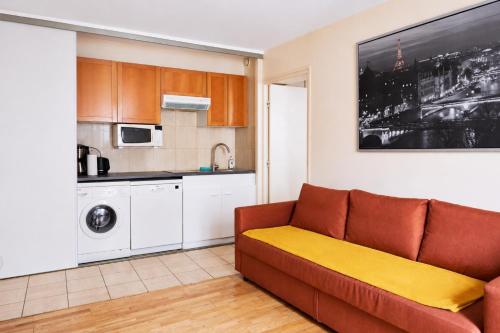 Le Parisien - Cozy 2BR Near Eiffel Tower