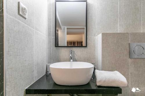 Duplex apartment 4BDR 11P - Moulin Rouge