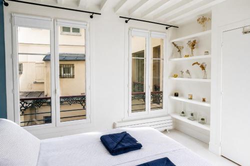 Stylish Le Marais Apartment Near Paris Oldest Market