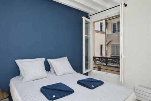 Stylish Le Marais Apartment Near Paris Oldest Market