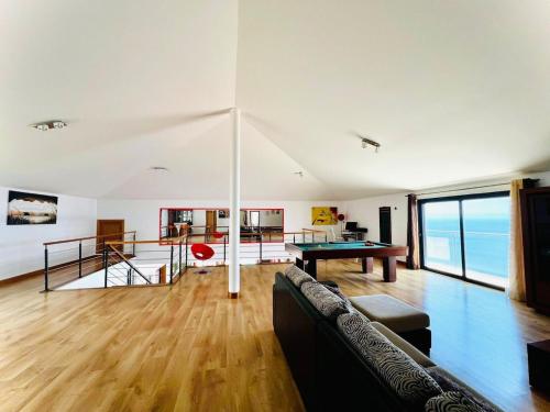 Magnificent villa with a heated pool