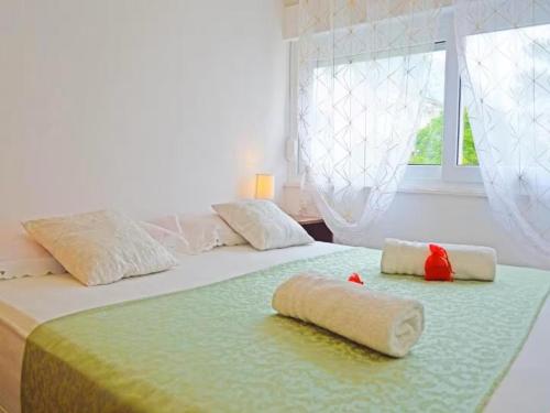 Apartments with parking space Makarska - 6691