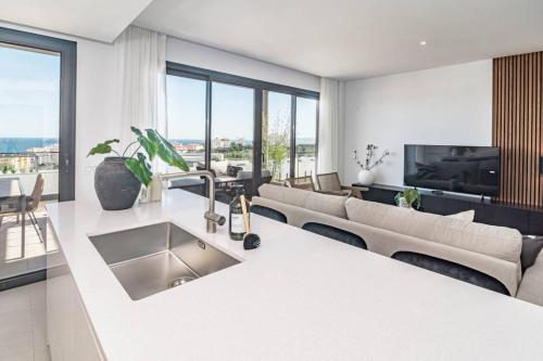 Lme144A Spacious & Luxury Family Home