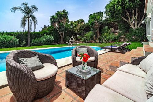 Villa Alegre - Charming Villa With Private Pool