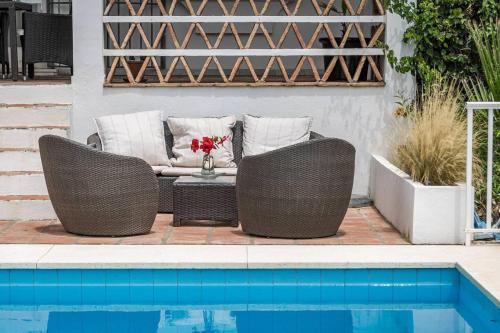 Villa Alegre - Charming Villa With Private Pool