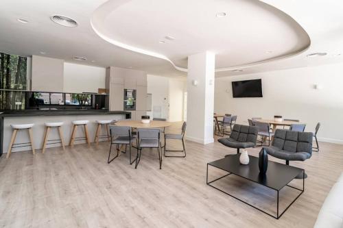Inf27E- Holiday Home Estepona By Roomservices