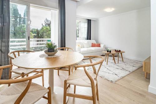 Go- Golden Banus By Roomservices
