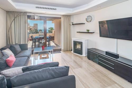 Bp7C2A Beachfront Penthouse With Private Pool