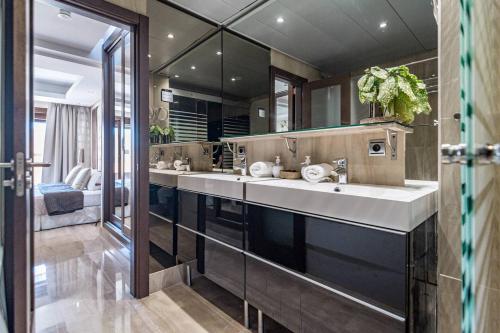 Bp7C2A Beachfront Penthouse With Private Pool