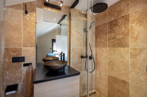 Mza322A - Stylish Penthouse With Large Terrace
