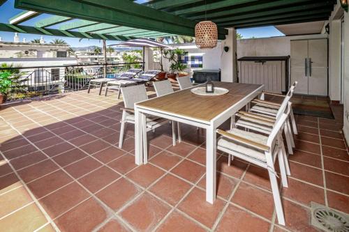 Lcr4 - Large 3-Bedroom Apartment Near Beach