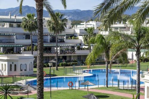 Lcr4 - Large 3-Bedroom Apartment Near Beach