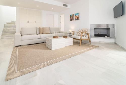 Lnm530 - Great Location With Private Roof Terrace