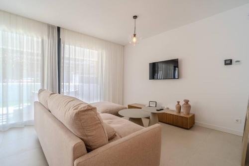 Sa59 - Elegant Semi-Detached House With Solarium