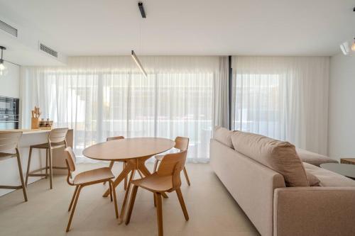 Sa59 - Elegant Semi-Detached House With Solarium