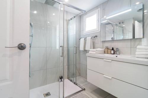 Lnm530 - Great Location With Private Roof Terrace