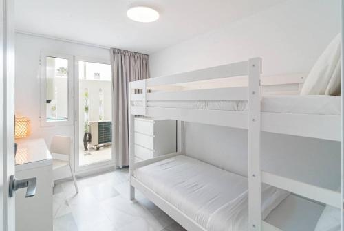 Lnm530 - Great Location With Private Roof Terrace