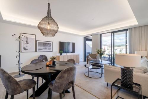 Inf26F - Modern And Bright City Apartment