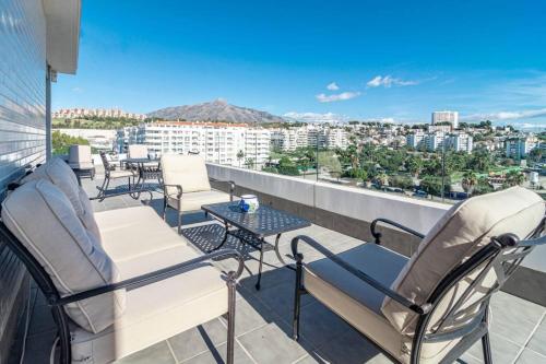 Jg36B- Luxury Penthouse With Spacious Balcony