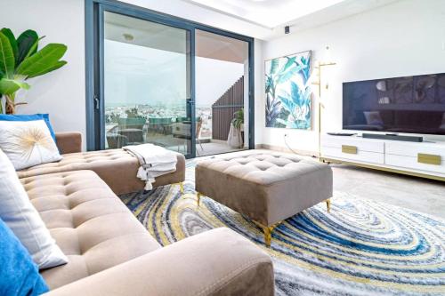 Inf25E- Tastefully Furnished Apartment In The Hea