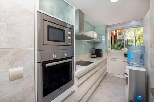 Real1B - Beautiful Apt With Tropical Terrace