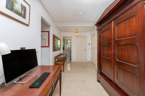 Real1B - Beautiful Apt With Tropical Terrace